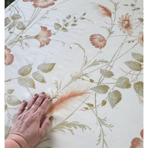 Vintage 1970s cream curtain, large orange flowers with greenery, rod header - Picture 4 of 10